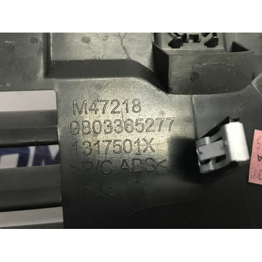 Накладка дефлектора Peugeot 308 2013-2021 9803365277
